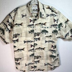 Columbia Casual Button Down Shirt Mens M Beige Fish Print Fishing Outdoor